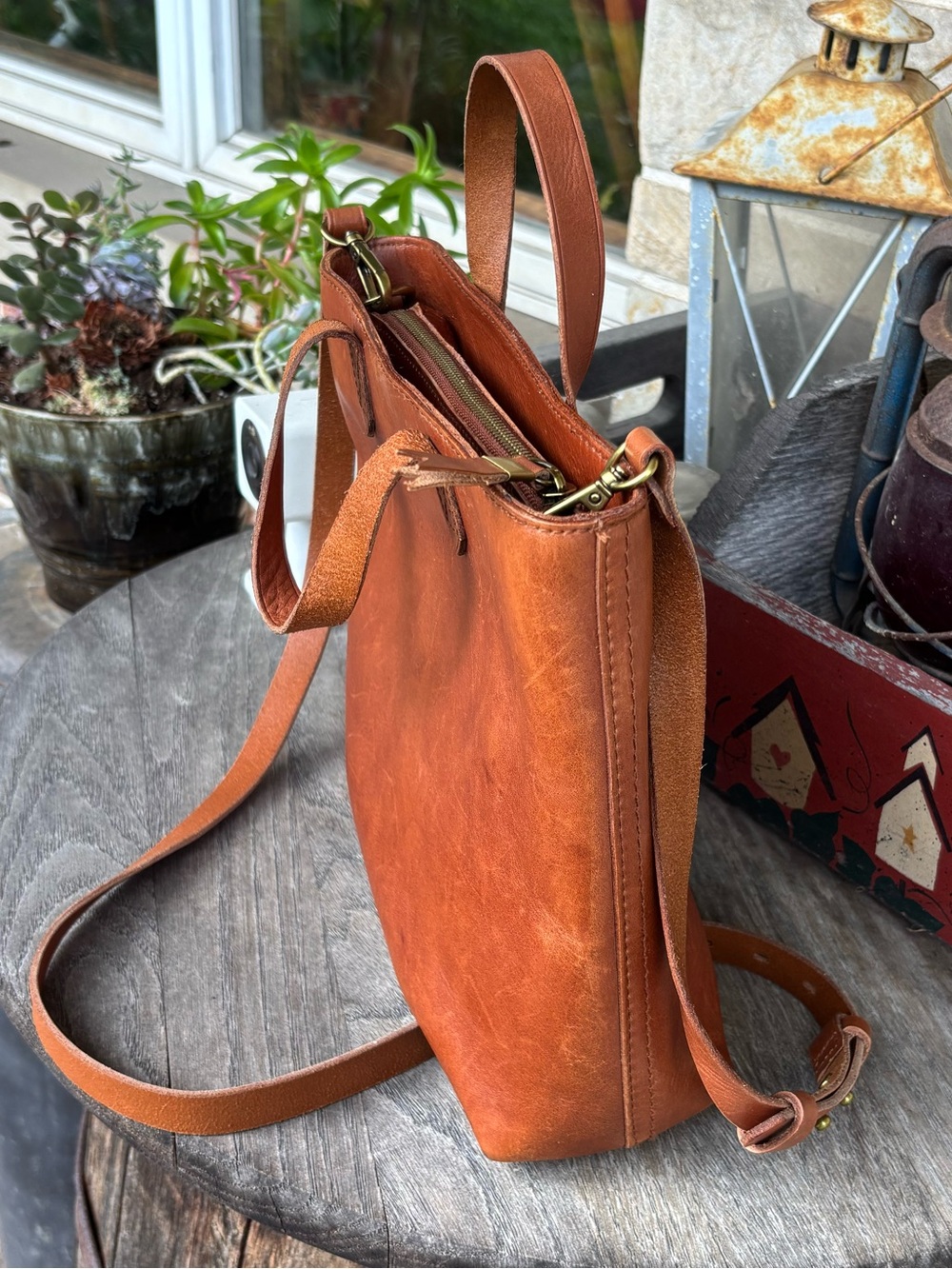 Madewell Transport Leather Zip Top Tote Bag in Cognac Brown - Picture 5 of 11